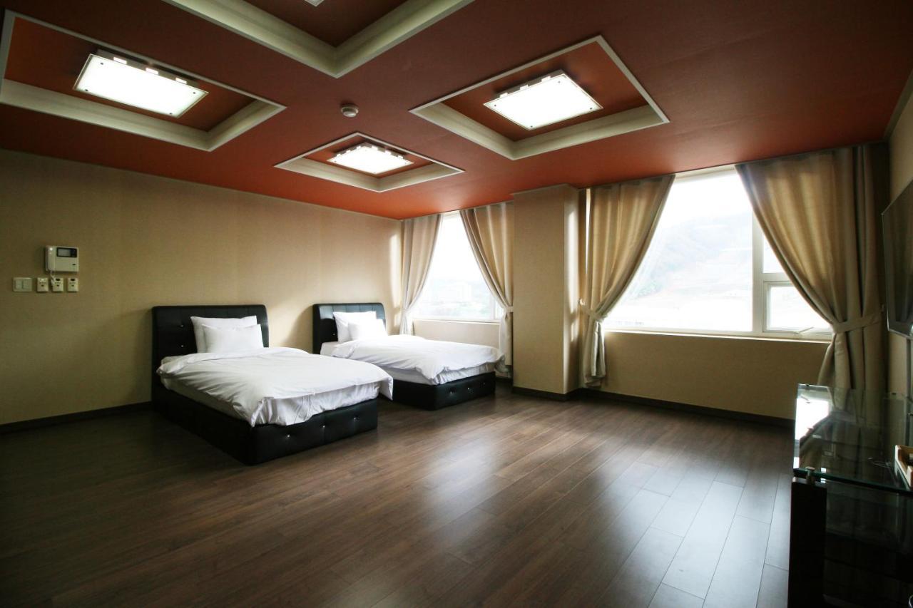 พย็องชาง เดอะ ไวท์วิว Hotel พยองซาง ภายนอก รูปภาพ
